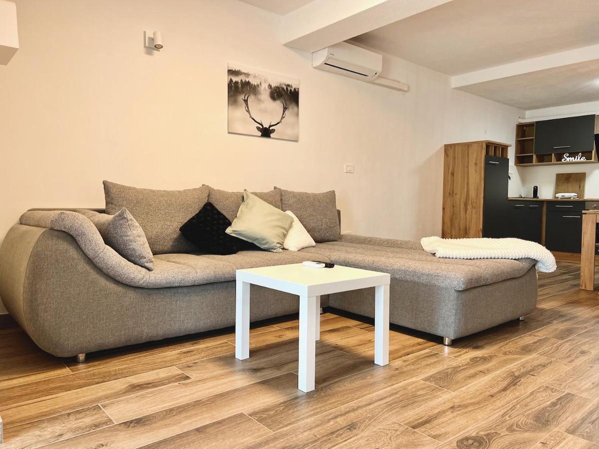 Apartment Zen Zgornje Skofije Exteriör bild